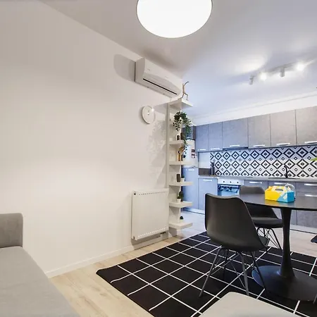 Trendy Apartment Near City Center Oradea Exterior photo