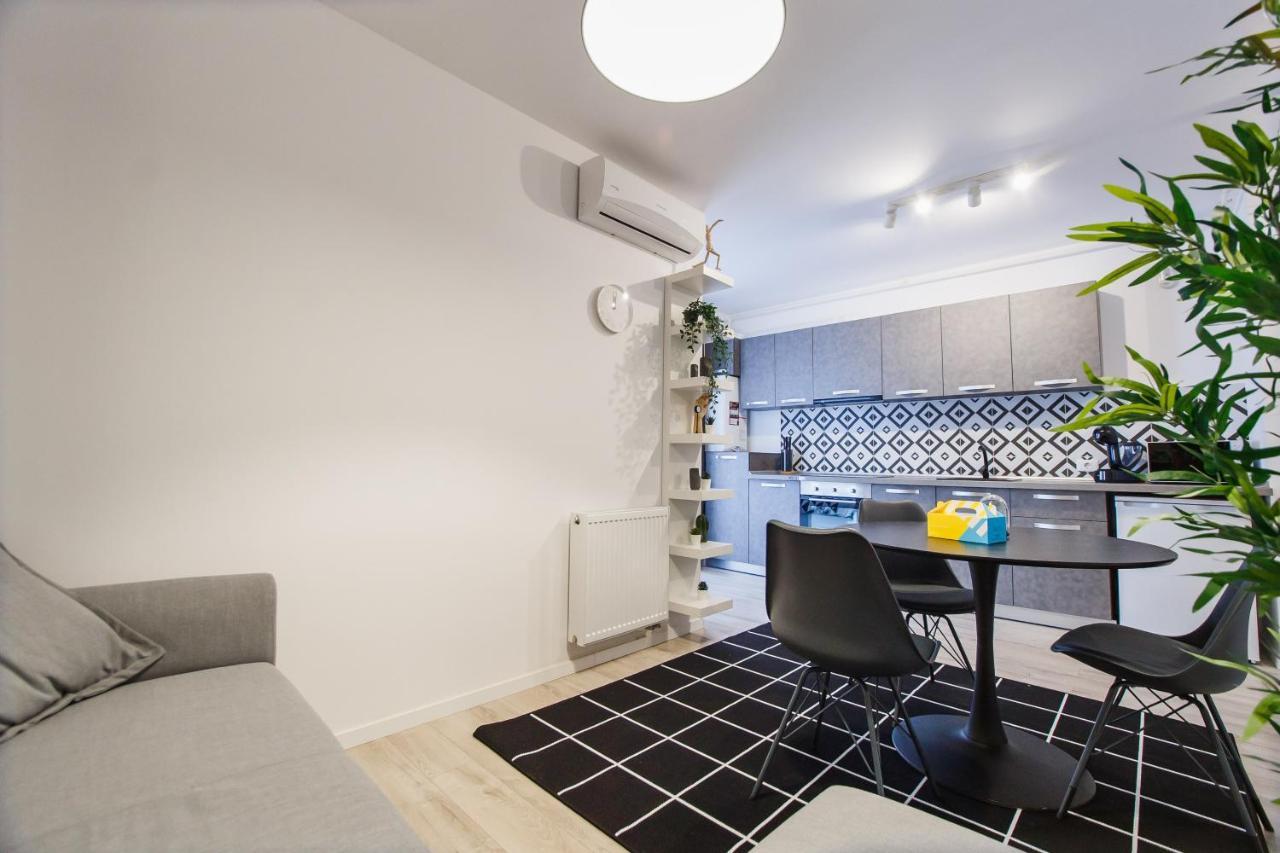 Apartment Trendy Near Center Oradea