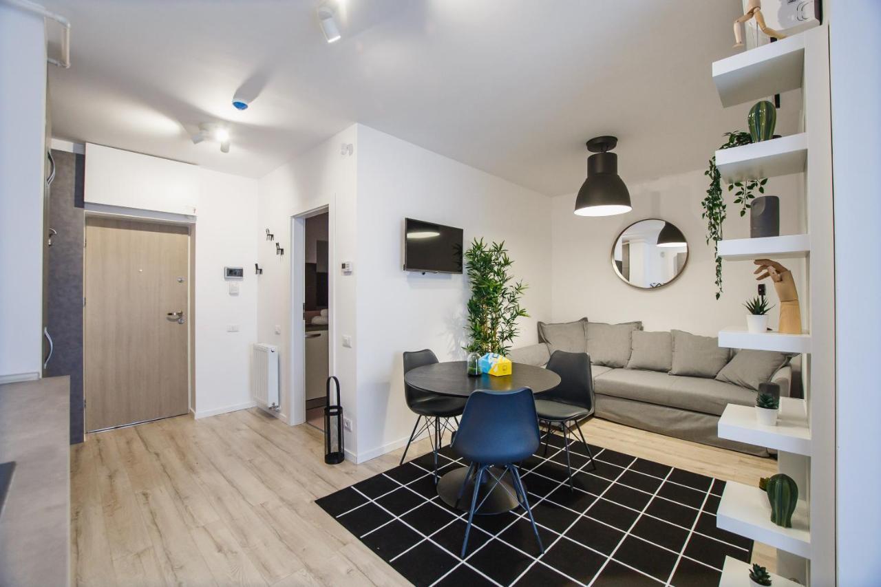 Trendy Near Center Apartment