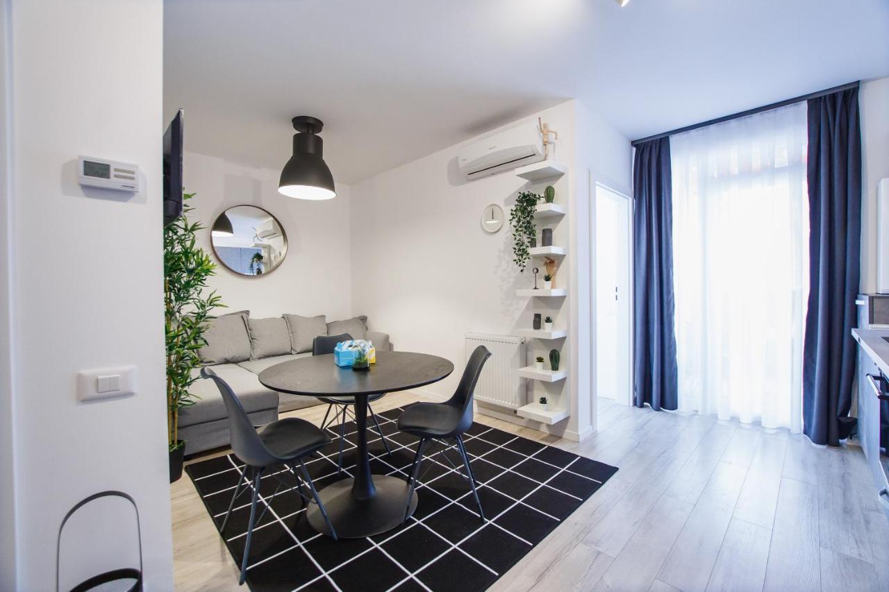 Apartment Trendy Near Center Oradea