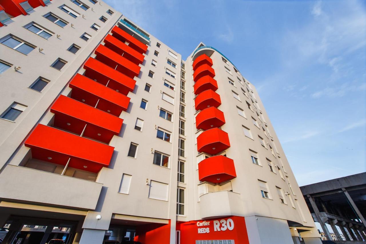 Trendy Near Center Apartment *