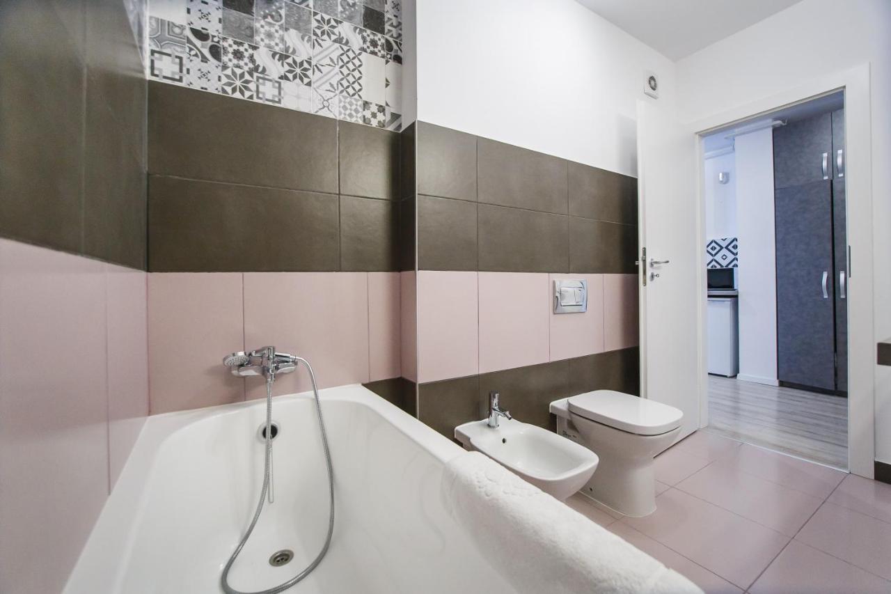 Trendy Near Center Apartment *